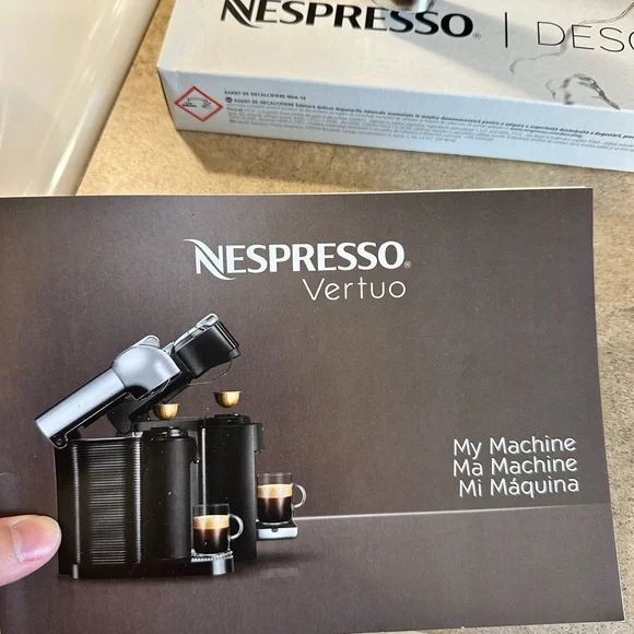 Selling my Nespresso Evoluo Piano Black & Aeroccino3 Milk Frother